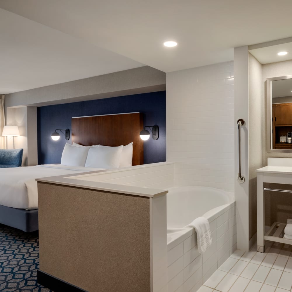 Holiday Hotel Bookings with Jewish Niagara