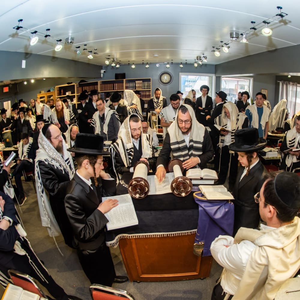 Minyan with Jewish Niagara